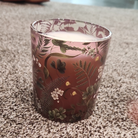 Botanical Design Candle Wild Jasmine Soy Scented Candle - Picture 4 of 5